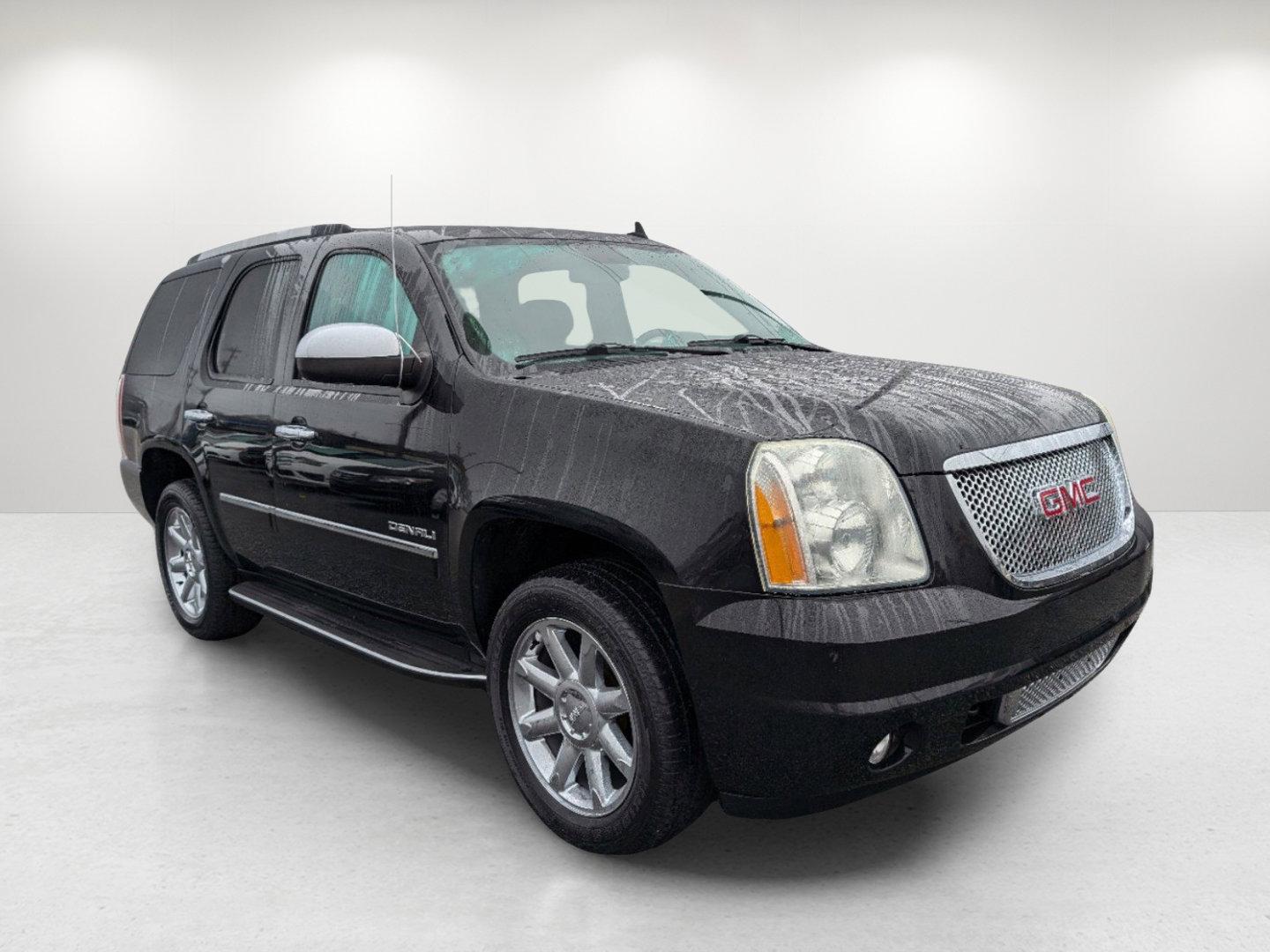 2014 /Ebony GMC Yukon Denali (1GKS2EEF6ER) with an Gas/Ethanol V8 6.2L/378 engine, 6-Speed Automatic transmission, located at 3959 U.S. 80 W, Phenix City, AL, 36870, (334) 297-4885, 32.469296, -85.135185 - 2014 GMC Yukon Denali - Photo#2