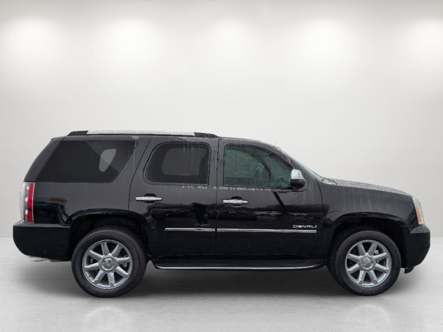 2014 /Ebony GMC Yukon Denali (1GKS2EEF6ER) with an Gas/Ethanol V8 6.2L/378 engine, 6-Speed Automatic transmission, located at 3959 U.S. 80 W, Phenix City, AL, 36870, (334) 297-4885, 32.469296, -85.135185 - 2014 GMC Yukon Denali - Photo#3