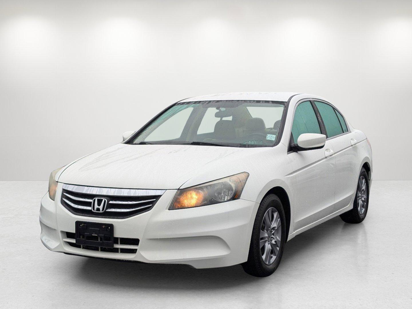 2012 Honda Accord Sdn SE (1HGCP2F64CA) with an Gas I4 2.4L/144 engine, 5-Speed Automatic transmission, located at 7000 Northlake Connector, Columbus, GA, 31904, (706) 987-8085, 32.524975, -84.978134 - 2012 Honda Accord Sdn SE - Photo#0