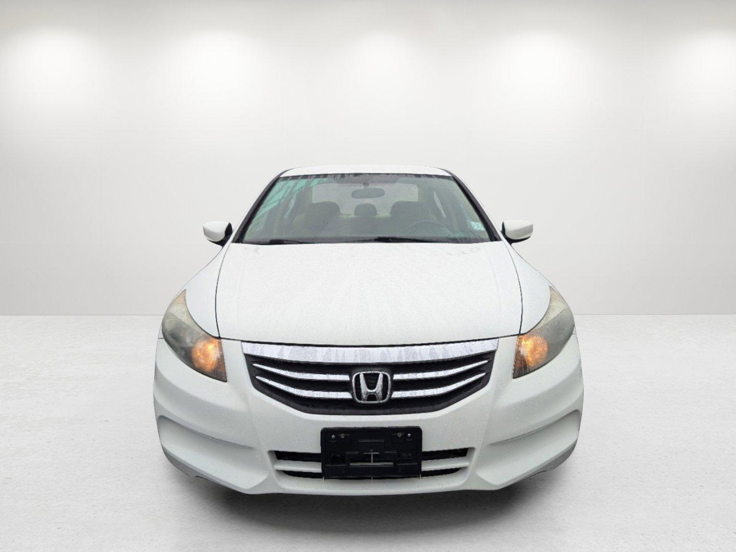 2012 Honda Accord Sdn SE (1HGCP2F64CA) with an Gas I4 2.4L/144 engine, 5-Speed Automatic transmission, located at 7000 Northlake Connector, Columbus, GA, 31904, (706) 987-8085, 32.524975, -84.978134 - 2012 Honda Accord Sdn SE - Photo#1