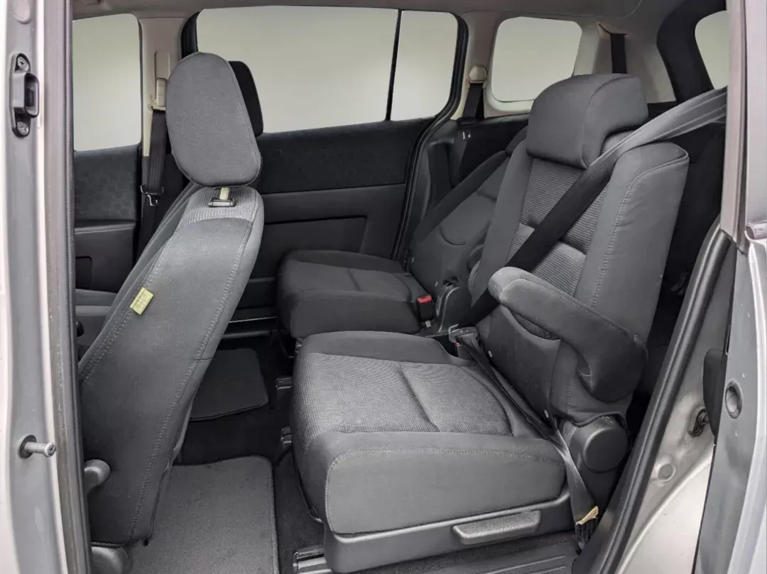 2009 /Black Mazda Mazda5 Sport (JM1CR293790) with an Gas I4 2.3L/138 engine, 5-Speed Automatic transmission, located at 521 Old Farm Lane Rd, Prattville, AL, 36066, (334) 325-1505, 32.482460, -86.416367 - 2009 Mazda Mazda5 Sport - Photo#10