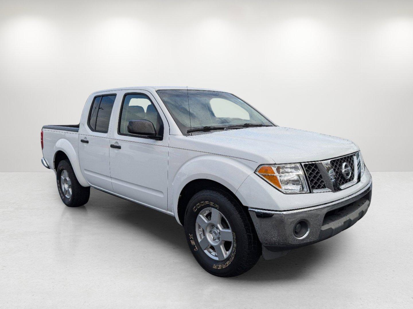 2008 Nissan Frontier (1N6AD07UX8C) with an Gas V6 4.0L/241 engine, located at 521 Old Farm Lane Rd, Prattville, AL, 36066, (334) 325-1505, 32.482460, -86.416367 - 2008 Nissan Frontier - Photo#2