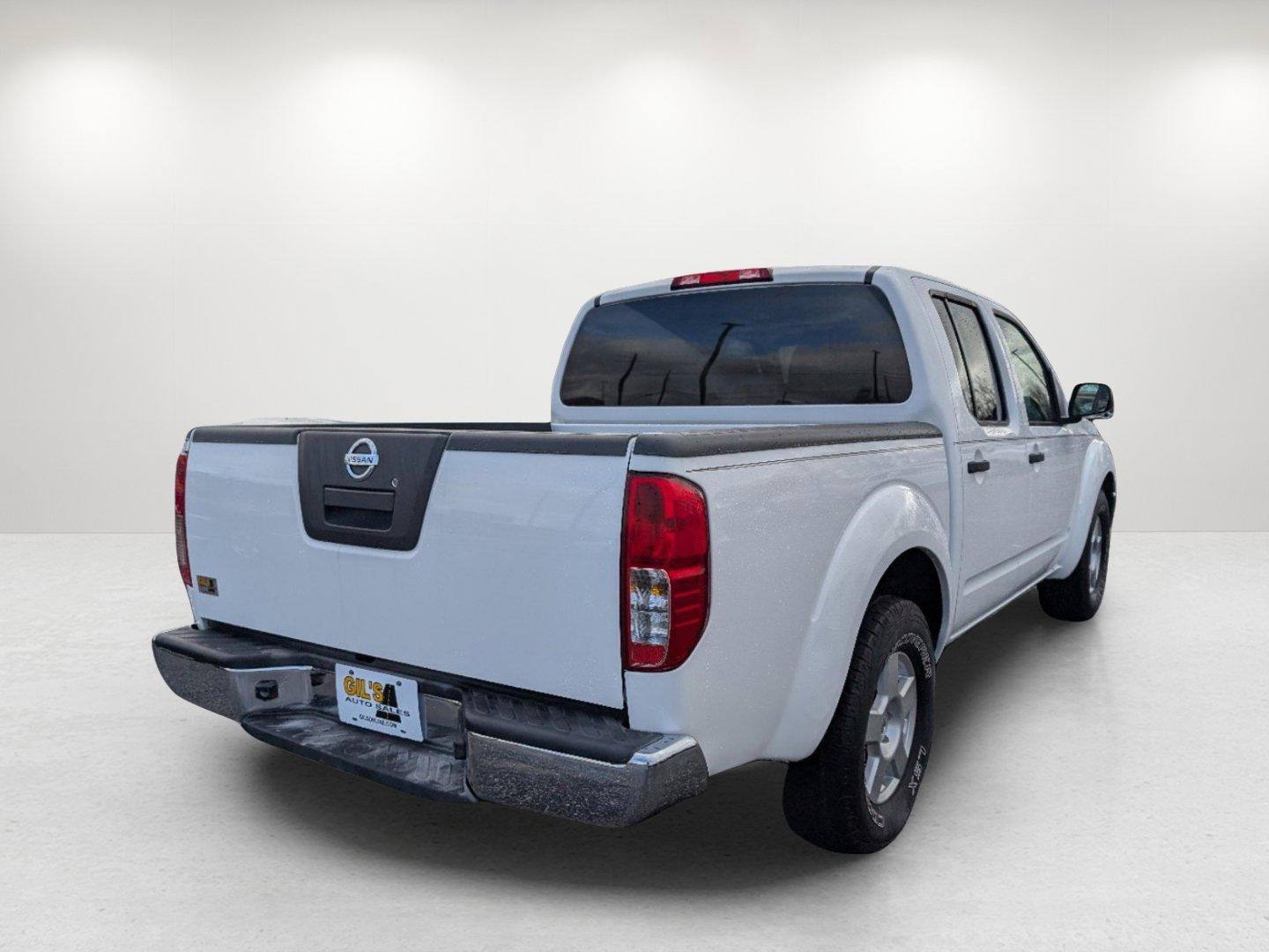 2008 Nissan Frontier (1N6AD07UX8C) with an Gas V6 4.0L/241 engine, located at 521 Old Farm Lane Rd, Prattville, AL, 36066, (334) 325-1505, 32.482460, -86.416367 - 2008 Nissan Frontier - Photo#4