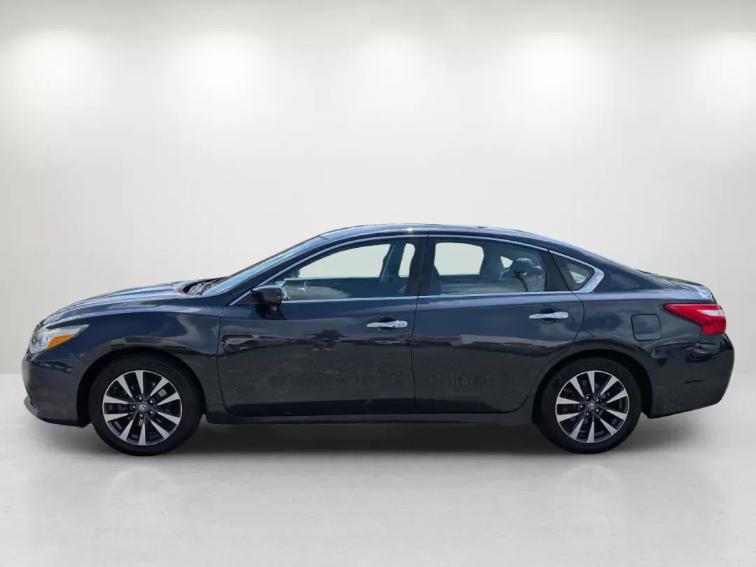 2017 Nissan Altima 2.5 SV (1N4AL3AP2HC) with an Other engine, located at 5115 14th Ave., Columbus, GA, 31904, (706) 323-0345, 32.511494, -84.971046 - **Discover Your Next Adventure with the 2017 Nissan Altima 2.5 SV at Gils Auto - Columbus!**<br /> <br /> Are you a budget-conscious buyer looking for a reliable vehicle that fits your active lifestyle? Whether you're commuting to work, picking up the kids, or planning weekend adventures, the 2017 N - Photo#7