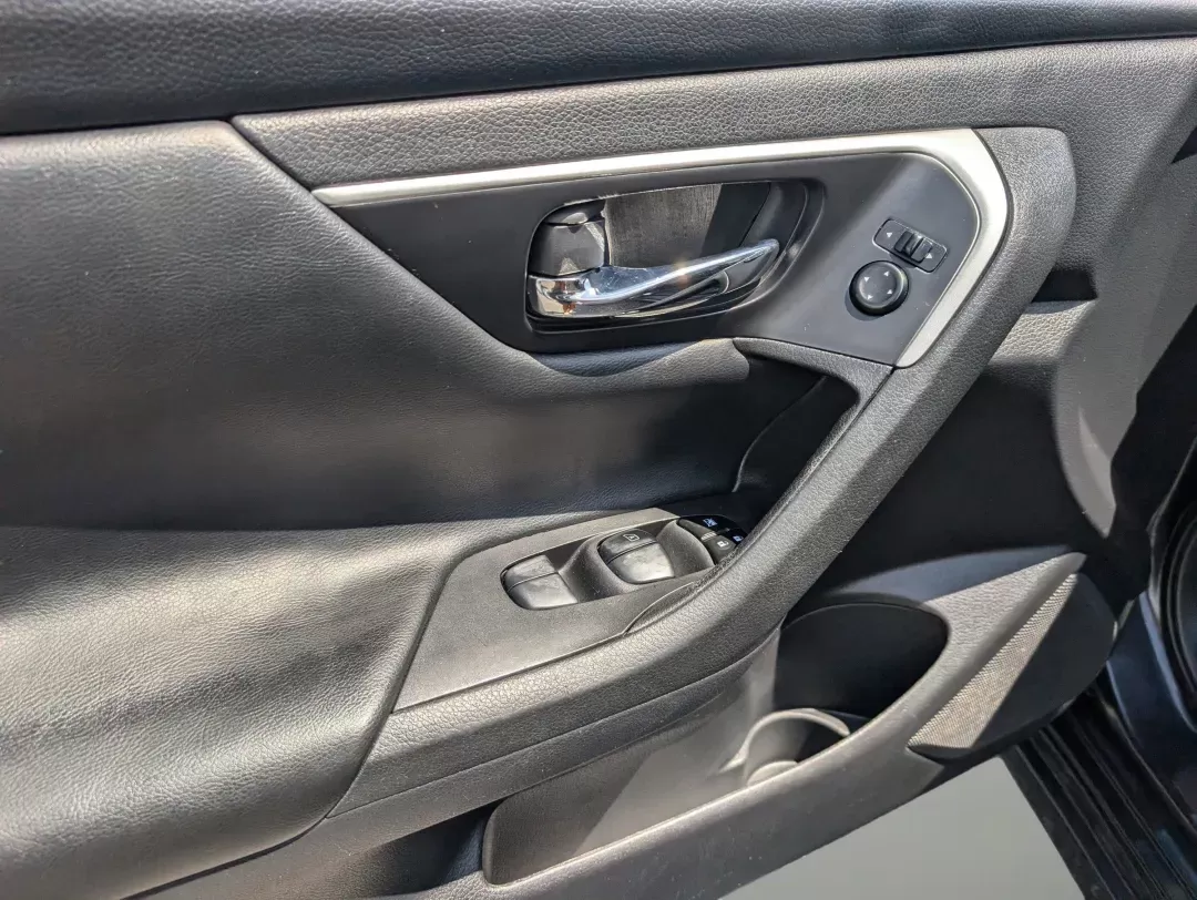 2017 Nissan Altima 2.5 SV (1N4AL3AP2HC) with an Other engine, located at 5115 14th Ave., Columbus, GA, 31904, (706) 323-0345, 32.511494, -84.971046 - **Discover Your Next Adventure with the 2017 Nissan Altima 2.5 SV at Gils Auto - Columbus!**<br /> <br /> Are you a budget-conscious buyer looking for a reliable vehicle that fits your active lifestyle? Whether you're commuting to work, picking up the kids, or planning weekend adventures, the 2017 N - Photo#8