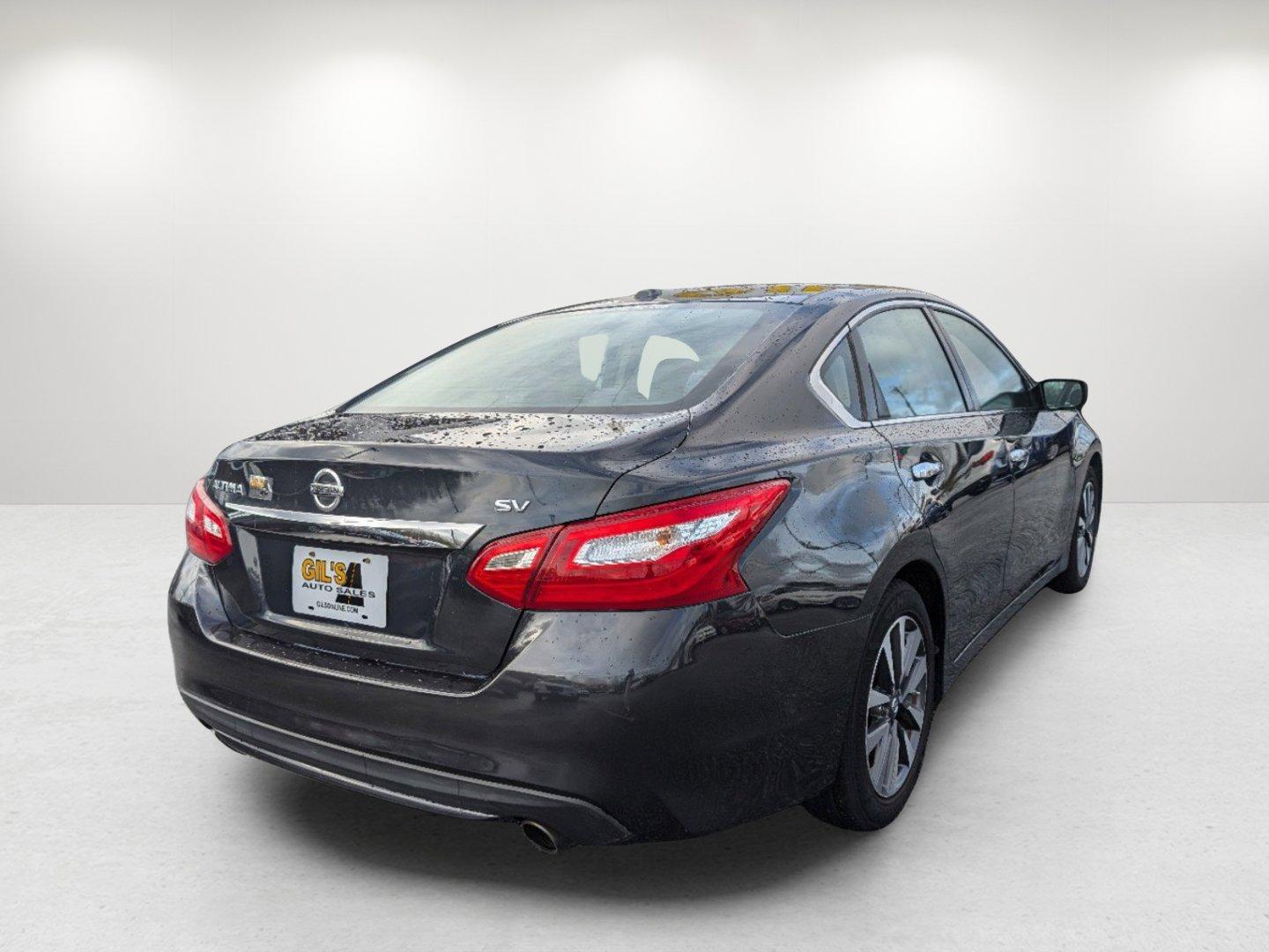 2017 Nissan Altima 2.5 SV (1N4AL3AP2HC) with an Regular Unleaded I-4 2.5 L/152 engine, 1-Speed CVT w/OD transmission, located at 804 22nd Ave, Phenix City, AL, 36870, (334) 297-1860, 32.484749, -85.024475 - 2017 Nissan Altima 2.5 SV - Photo#4