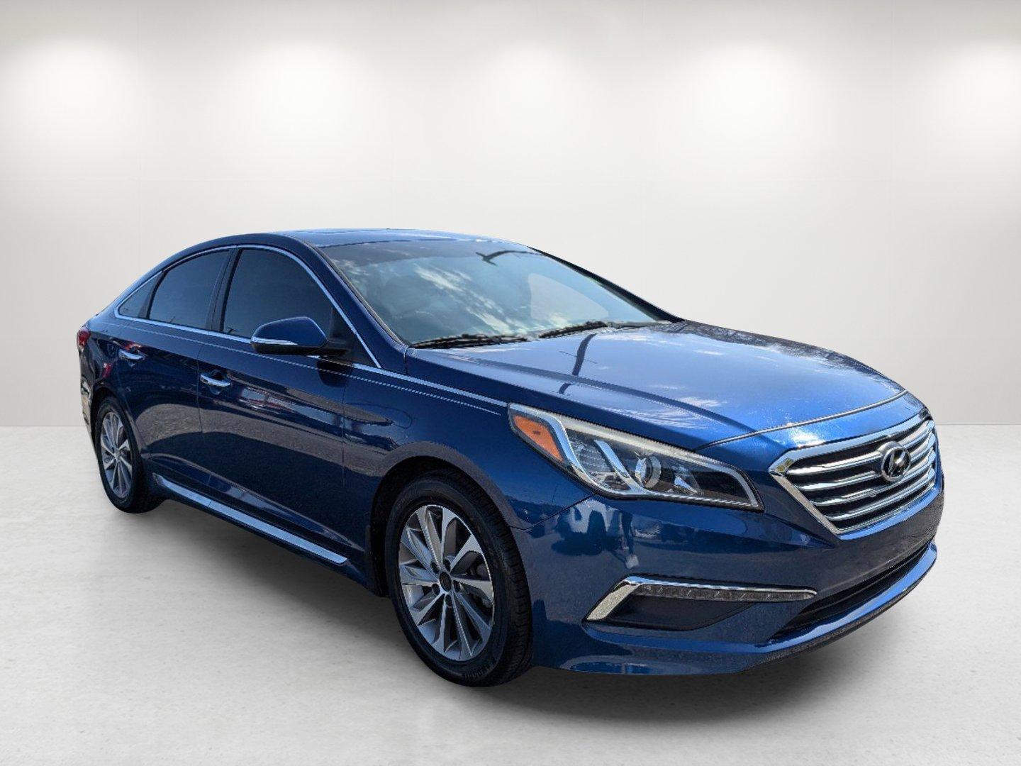 2017 /Gray Hyundai Sonata Sport (5NPE34AF7HH) with an Regular Unleaded I-4 2.4 L/144 engine, 6-Speed Automatic w/OD transmission, located at 7000 Northlake Connector, Columbus, GA, 31904, (706) 987-8085, 32.524975, -84.978134 - 2017 Hyundai Sonata Sport - Photo#2