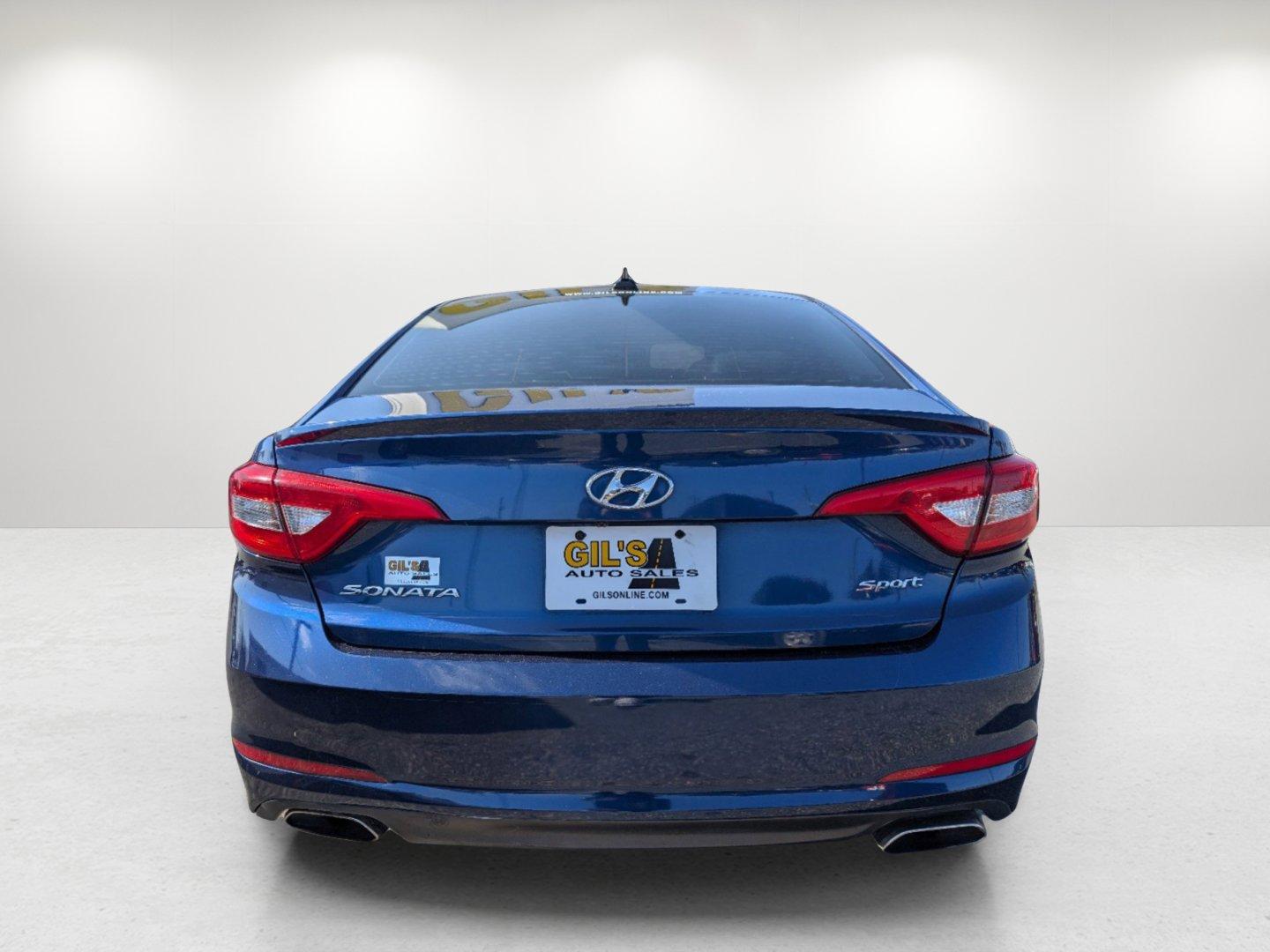 2017 /Gray Hyundai Sonata Sport (5NPE34AF7HH) with an Regular Unleaded I-4 2.4 L/144 engine, 6-Speed Automatic w/OD transmission, located at 7000 Northlake Connector, Columbus, GA, 31904, (706) 987-8085, 32.524975, -84.978134 - 2017 Hyundai Sonata Sport - Photo#5