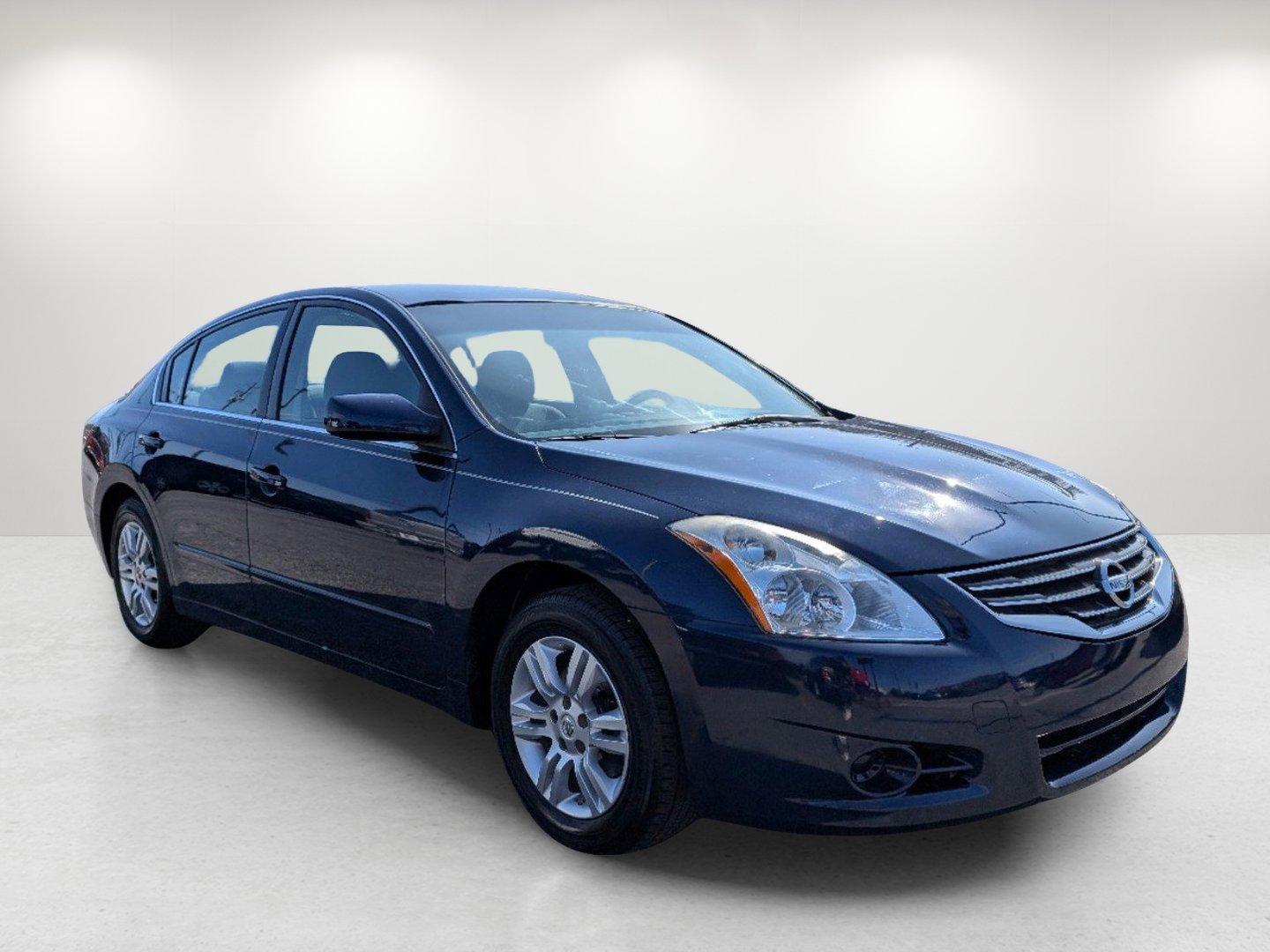 2012 /Charcoal Nissan Altima 2.5 S (1N4AL2AP5CN) with an Gas I4 2.5L/ engine, 1-Speed Continuously Variable Ratio transmission, located at 7000 Northlake Connector, Columbus, GA, 31904, (706) 987-8085, 32.524975, -84.978134 - 2012 Nissan Altima 2.5 S - Photo#2