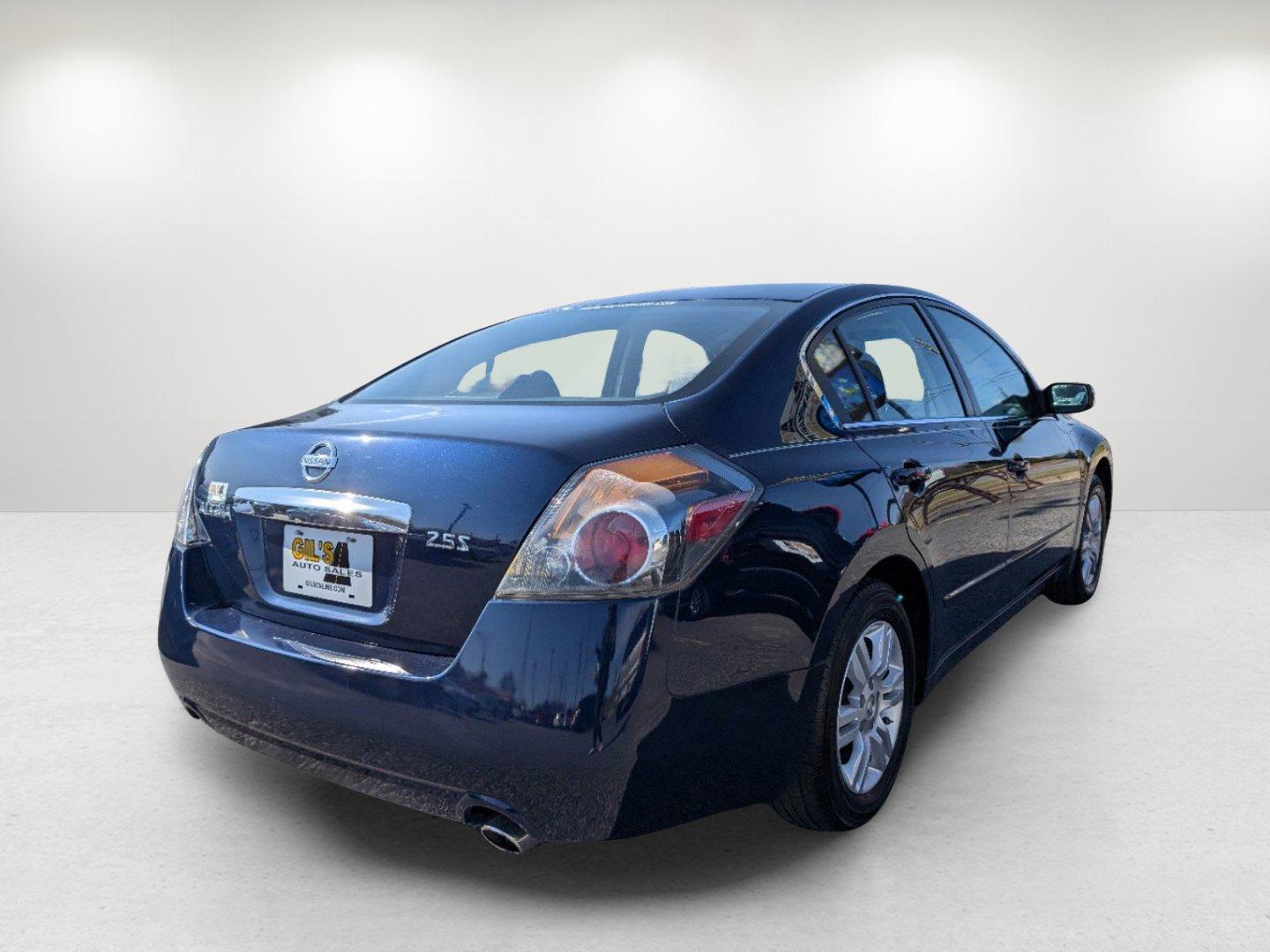 2012 /Charcoal Nissan Altima 2.5 S (1N4AL2AP5CN) with an Gas I4 2.5L/ engine, 1-Speed Continuously Variable Ratio transmission, located at 7000 Northlake Connector, Columbus, GA, 31904, (706) 987-8085, 32.524975, -84.978134 - 2012 Nissan Altima 2.5 S - Photo#4