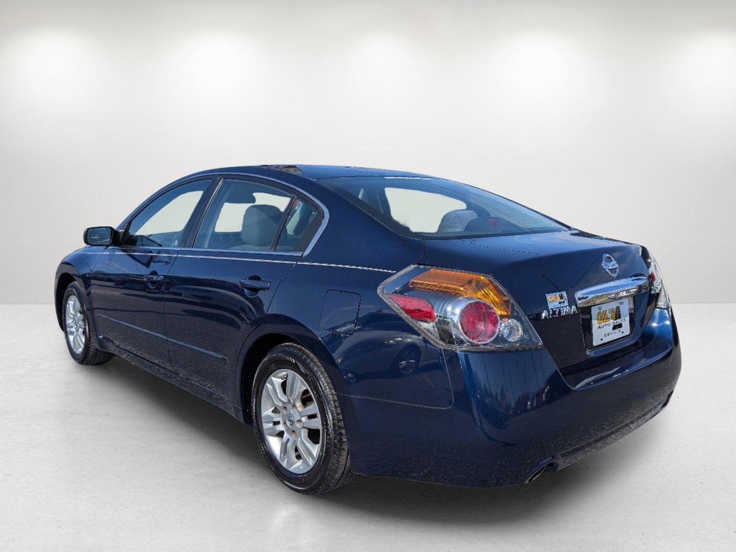 2012 /Charcoal Nissan Altima 2.5 S (1N4AL2AP5CN) with an Gas I4 2.5L/ engine, 1-Speed Continuously Variable Ratio transmission, located at 7000 Northlake Connector, Columbus, GA, 31904, (706) 987-8085, 32.524975, -84.978134 - 2012 Nissan Altima 2.5 S - Photo#6