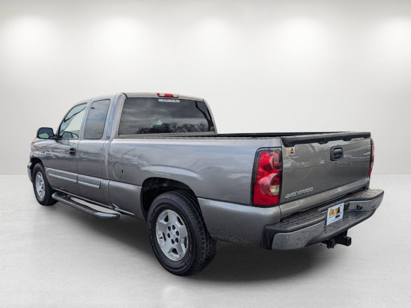 2007 /Dark Charcoal Chevrolet Silverado 1500 Classic LT1 (1GCEC19Z47Z) with an Gas/Ethanol V8 5.3L/325 engine, 4-Speed Automatic w/OD transmission, located at 7000 Northlake Connector, Columbus, GA, 31904, (706) 987-8085, 32.524975, -84.978134 - 2007 Chevrolet Silverado 1500 Classic LT1 - Photo#6