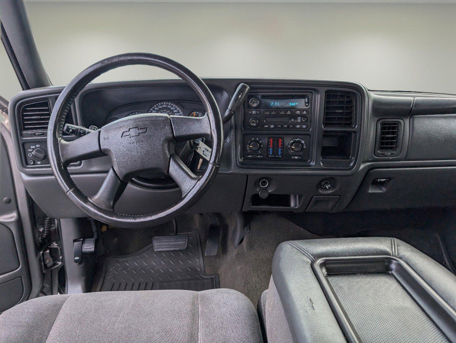 2007 /Dark Charcoal Chevrolet Silverado 1500 Classic LT1 (1GCEC19Z47Z) with an Gas/Ethanol V8 5.3L/325 engine, 4-Speed Automatic w/OD transmission, located at 7000 Northlake Connector, Columbus, GA, 31904, (706) 987-8085, 32.524975, -84.978134 - 2007 Chevrolet Silverado 1500 Classic LT1 - Photo#12