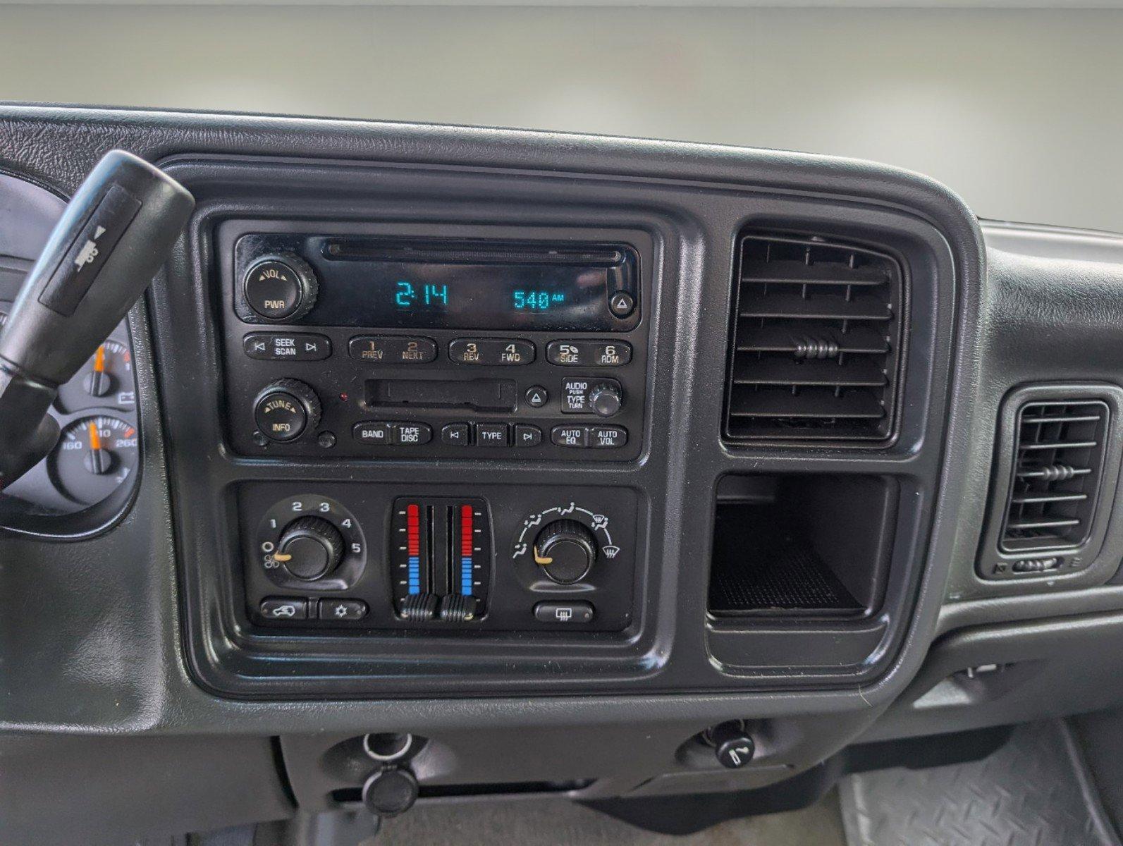 2007 /Dark Charcoal Chevrolet Silverado 1500 Classic LT1 (1GCEC19Z47Z) with an Gas/Ethanol V8 5.3L/325 engine, 4-Speed Automatic w/OD transmission, located at 7000 Northlake Connector, Columbus, GA, 31904, (706) 987-8085, 32.524975, -84.978134 - 2007 Chevrolet Silverado 1500 Classic LT1 - Photo#14