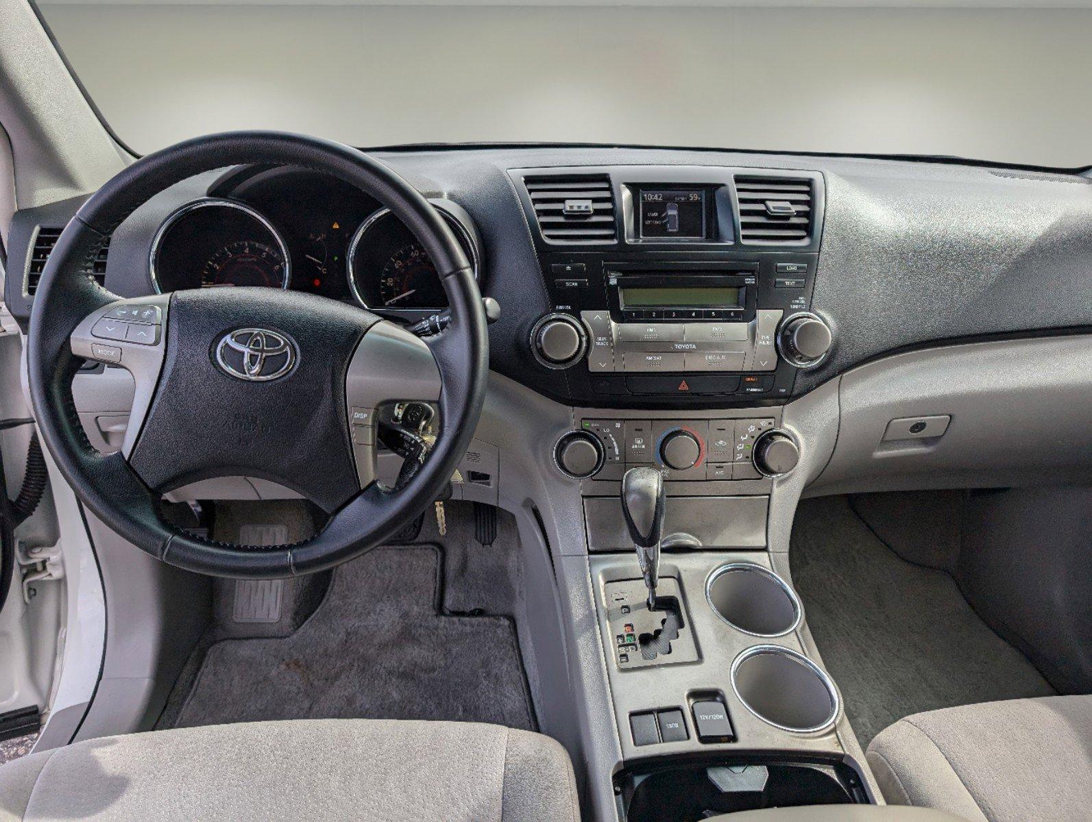 2008 Toyota Highlander Sport (JTEDS43A782) with an Gas V6 3.5L/ engine, 5-Speed Automatic transmission, located at 1430 Gateway Drive, Opelika, AL, 36801, (334) 239-0944, 32.637871, -85.409790 - 2008 Toyota Highlander Sport - Photo#11