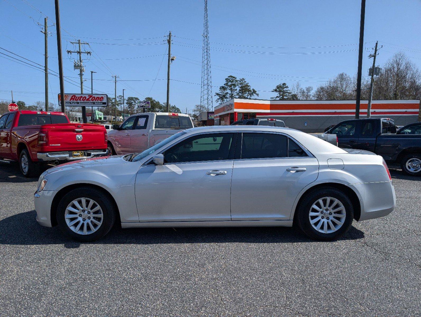 2012 /Black Interior Chrysler 300 (2C3CCAAG7CH) with an Gas/Ethanol V6 3.6L/220 engine, 8-Speed Automatic transmission, located at 5115 14th Ave., Columbus, GA, 31904, (706) 323-0345, 32.511494, -84.971046 - 2012 Chrysler 300 - Photo#7