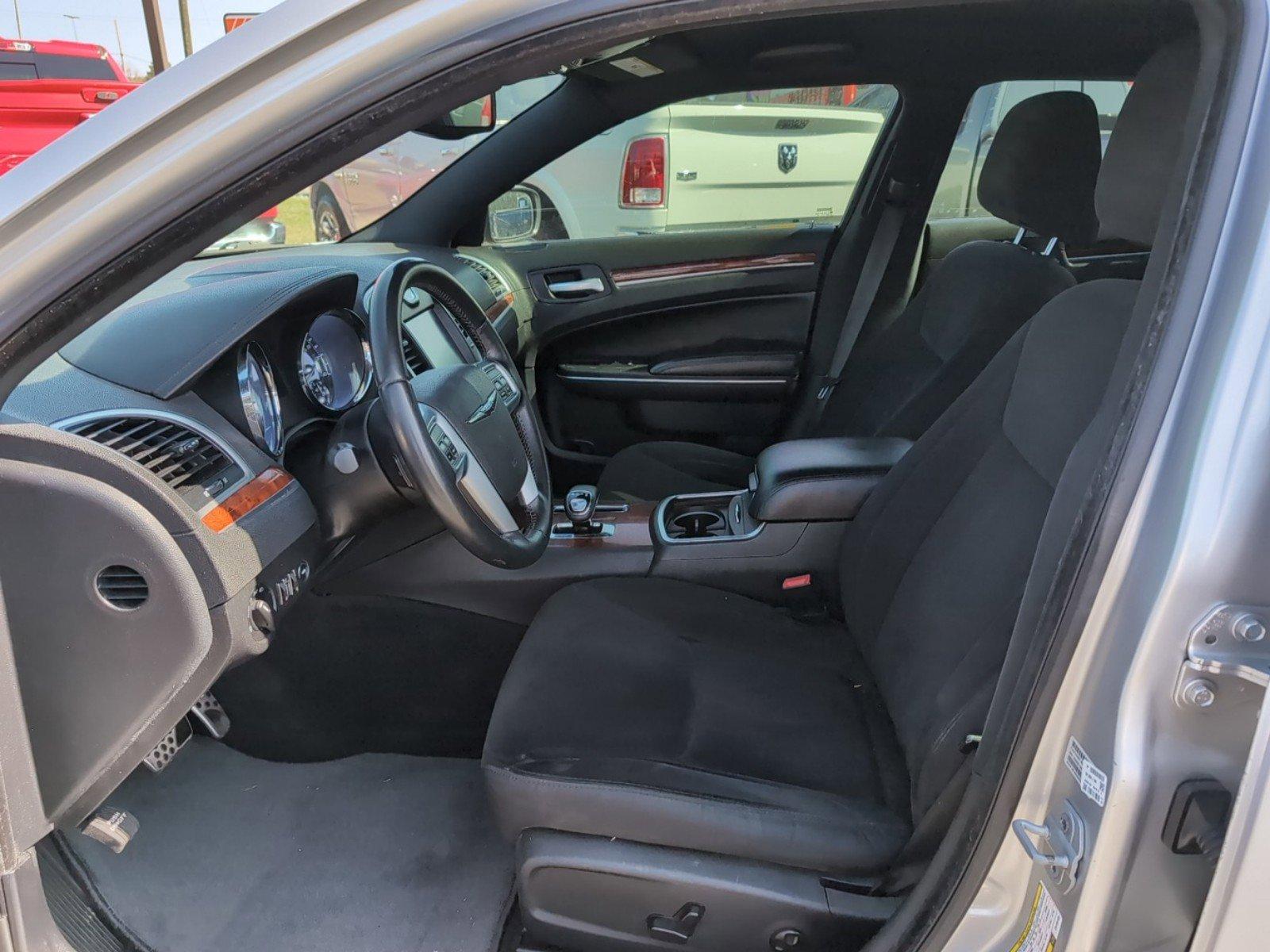 2012 /Black Interior Chrysler 300 (2C3CCAAG7CH) with an Gas/Ethanol V6 3.6L/220 engine, 8-Speed Automatic transmission, located at 5115 14th Ave., Columbus, GA, 31904, (706) 323-0345, 32.511494, -84.971046 - 2012 Chrysler 300 - Photo#9