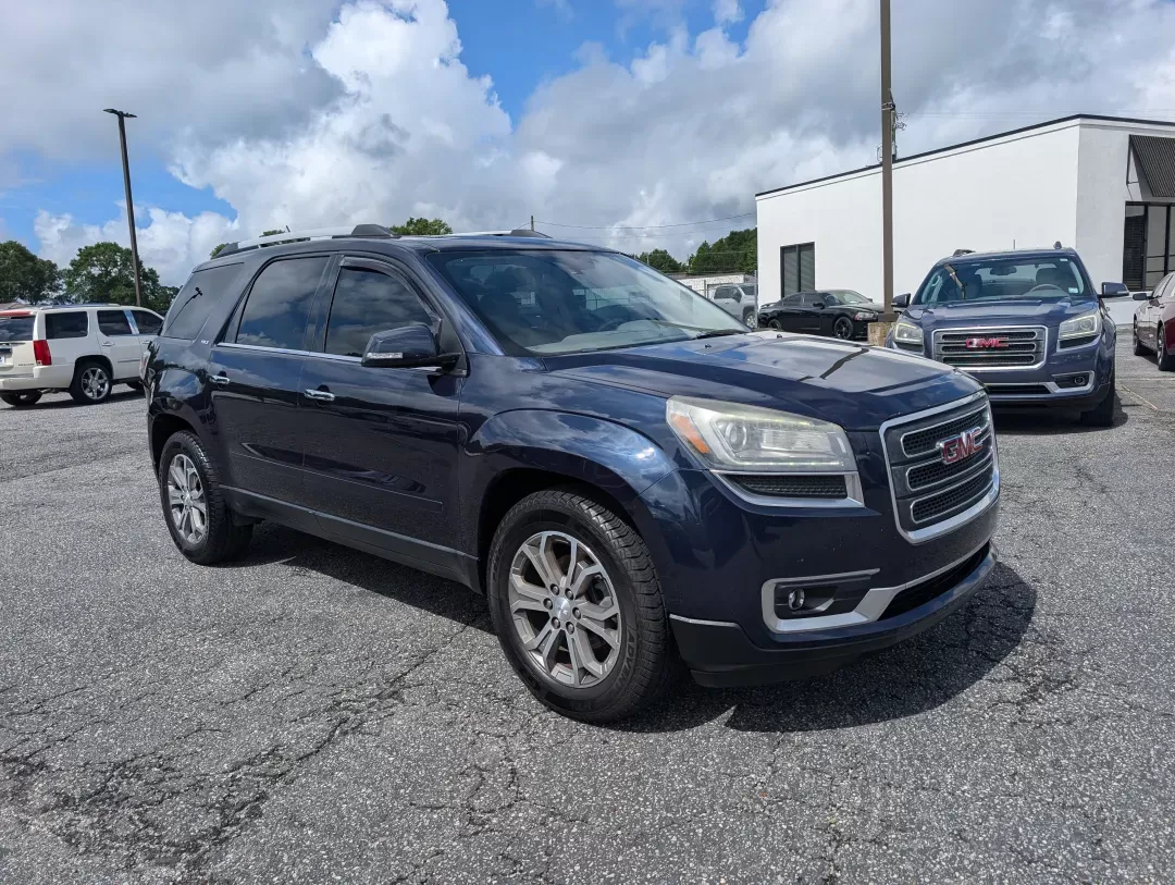 2015 /Light Titanium GMC Acadia SLT (1GKKRRKD0FJ) with an Gas V6 3.6L/220 engine, 6-Speed Automatic transmission, located at 3959 U.S. 80 W, Phenix City, AL, 36870, (334) 297-4885, 32.469296, -85.135185 - 2015 GMC Acadia SLT - Photo#2