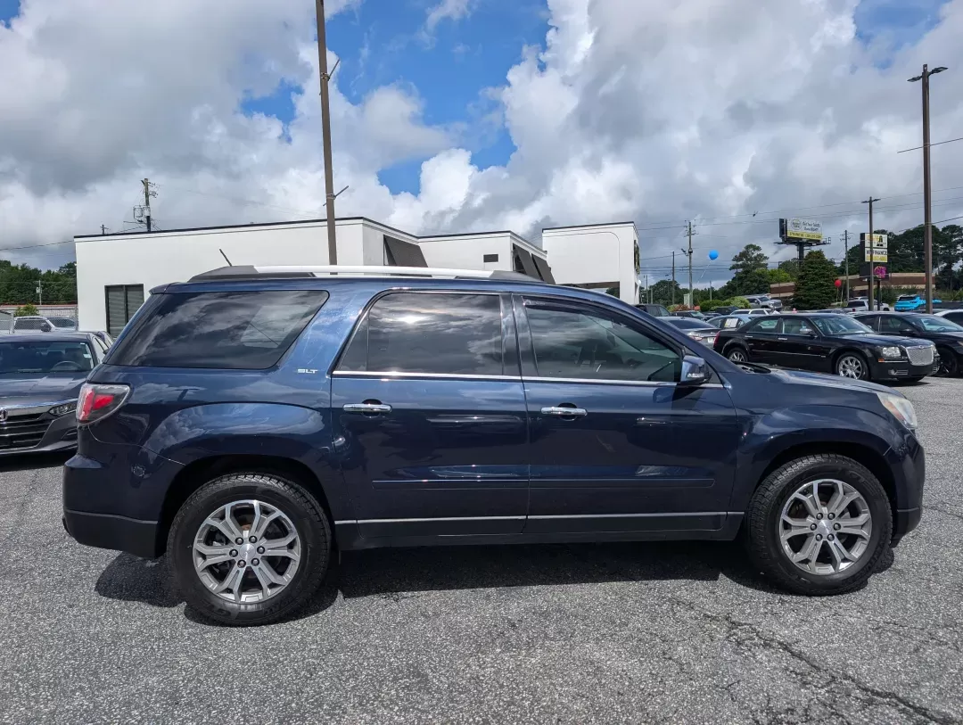 2015 /Light Titanium GMC Acadia SLT (1GKKRRKD0FJ) with an Gas V6 3.6L/220 engine, 6-Speed Automatic transmission, located at 3959 U.S. 80 W, Phenix City, AL, 36870, (334) 297-4885, 32.469296, -85.135185 - 2015 GMC Acadia SLT - Photo#3