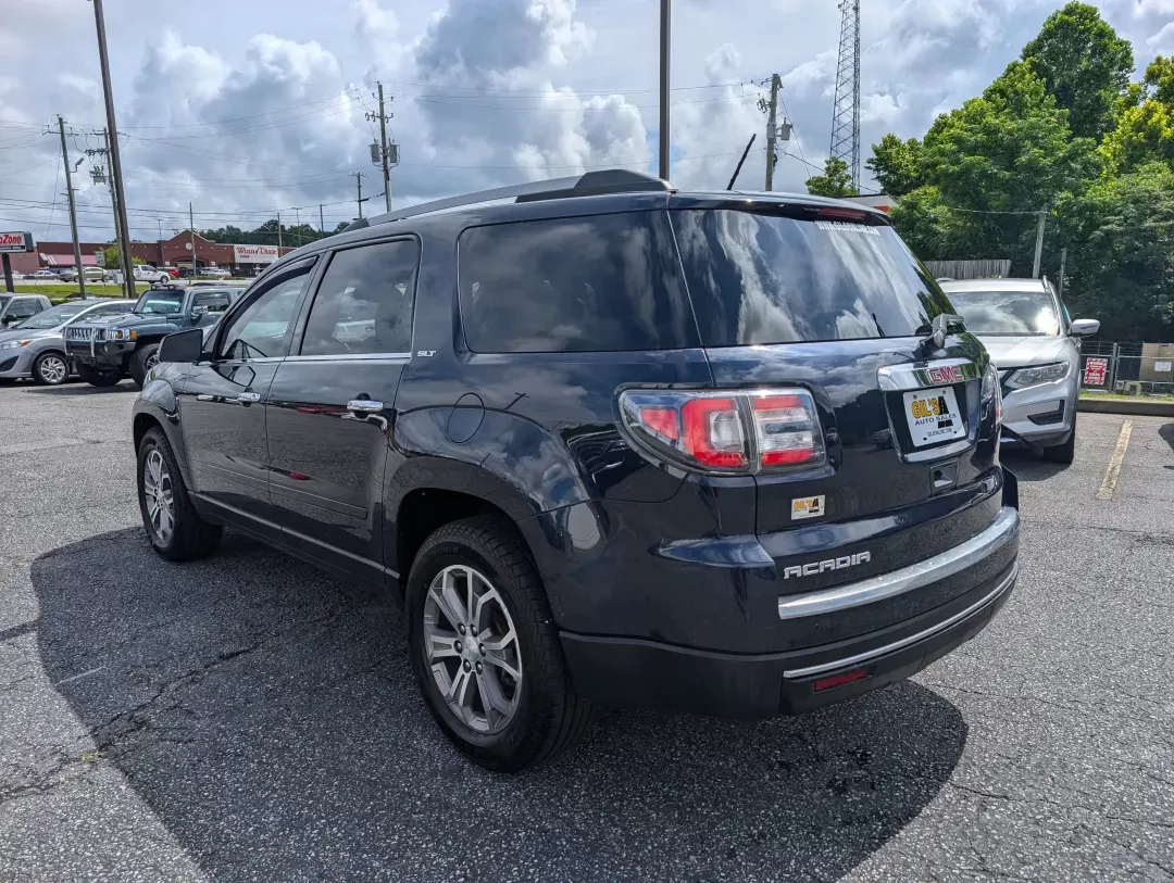 2015 /Light Titanium GMC Acadia SLT (1GKKRRKD0FJ) with an Gas V6 3.6L/220 engine, 6-Speed Automatic transmission, located at 3959 U.S. 80 W, Phenix City, AL, 36870, (334) 297-4885, 32.469296, -85.135185 - 2015 GMC Acadia SLT - Photo#6