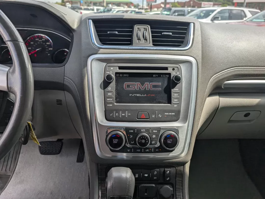 2015 /Light Titanium GMC Acadia SLT (1GKKRRKD0FJ) with an Gas V6 3.6L/220 engine, 6-Speed Automatic transmission, located at 3959 U.S. 80 W, Phenix City, AL, 36870, (334) 297-4885, 32.469296, -85.135185 - 2015 GMC Acadia SLT - Photo#14