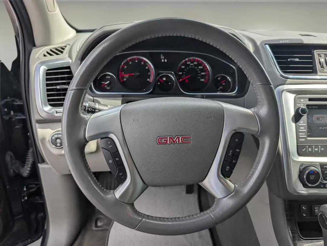 2015 /Light Titanium GMC Acadia SLT (1GKKRRKD0FJ) with an Gas V6 3.6L/220 engine, 6-Speed Automatic transmission, located at 521 Old Farm Lane Rd, Prattville, AL, 36066, (334) 325-1505, 32.482460, -86.416367 - 2015 GMC Acadia SLT - Photo#16