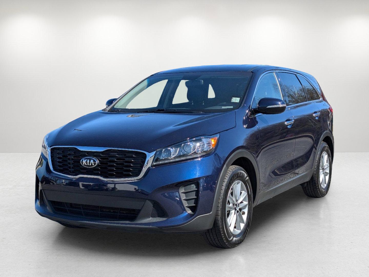 2020 /Stone Beige Kia Sorento LX (5XYPG4A38LG) with an Regular Unleaded I-4 2.4 L/144 engine, 6-Speed Automatic w/OD transmission, located at 7000 Northlake Connector, Columbus, GA, 31904, (706) 987-8085, 32.524975, -84.978134 - 2020 Kia Sorento LX - Photo#0