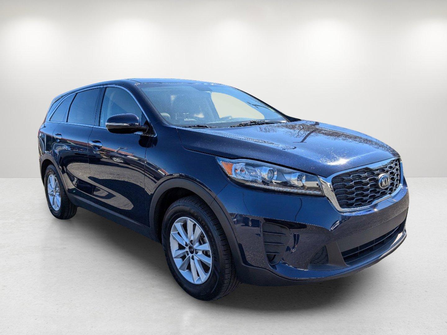 2020 /Stone Beige Kia Sorento LX (5XYPG4A38LG) with an Regular Unleaded I-4 2.4 L/144 engine, 6-Speed Automatic w/OD transmission, located at 7000 Northlake Connector, Columbus, GA, 31904, (706) 987-8085, 32.524975, -84.978134 - 2020 Kia Sorento LX - Photo#2