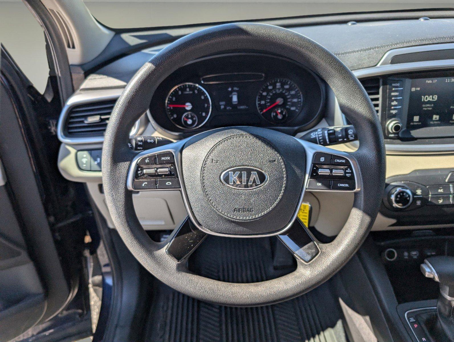 2020 /Stone Beige Kia Sorento LX (5XYPG4A38LG) with an Regular Unleaded I-4 2.4 L/144 engine, 6-Speed Automatic w/OD transmission, located at 7000 Northlake Connector, Columbus, GA, 31904, (706) 987-8085, 32.524975, -84.978134 - 2020 Kia Sorento LX - Photo#15