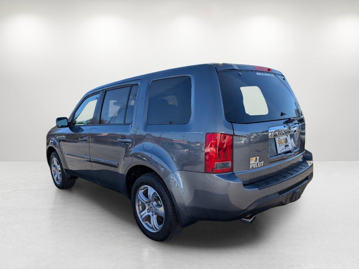 2013 Honda Pilot EX-L (5FNYF3H54DB) with an Gas V6 3.5L/212 engine, 5-Speed Automatic transmission, located at 1430 Gateway Drive, Opelika, AL, 36801, (334) 239-0944, 32.637871, -85.409790 - 2013 Honda Pilot EX-L - Photo#6