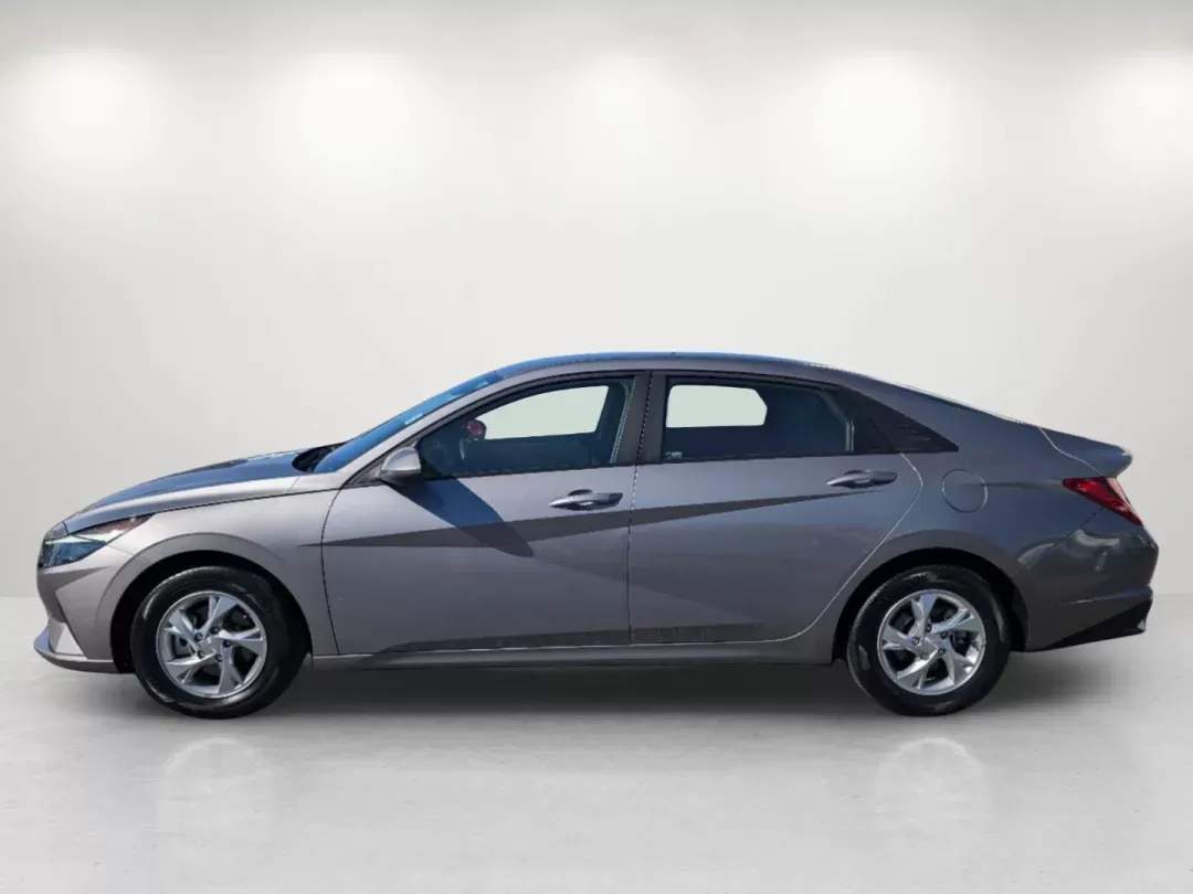 2023 /Black Hyundai Elantra SE (KMHLL4AGXPU) with an Regular Unleaded I-4 2.0 L/122 engine, 1-Speed CVT w/OD transmission, located at 5115 14th Ave., Columbus, GA, 31904, (706) 323-0345, 32.511494, -84.971046 - 2023 Hyundai Elantra SE - Photo#7