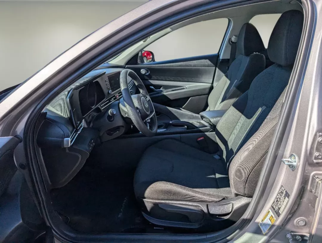 2023 /Black Hyundai Elantra SE (KMHLL4AGXPU) with an Regular Unleaded I-4 2.0 L/122 engine, 1-Speed CVT w/OD transmission, located at 5115 14th Ave., Columbus, GA, 31904, (706) 323-0345, 32.511494, -84.971046 - 2023 Hyundai Elantra SE - Photo#8