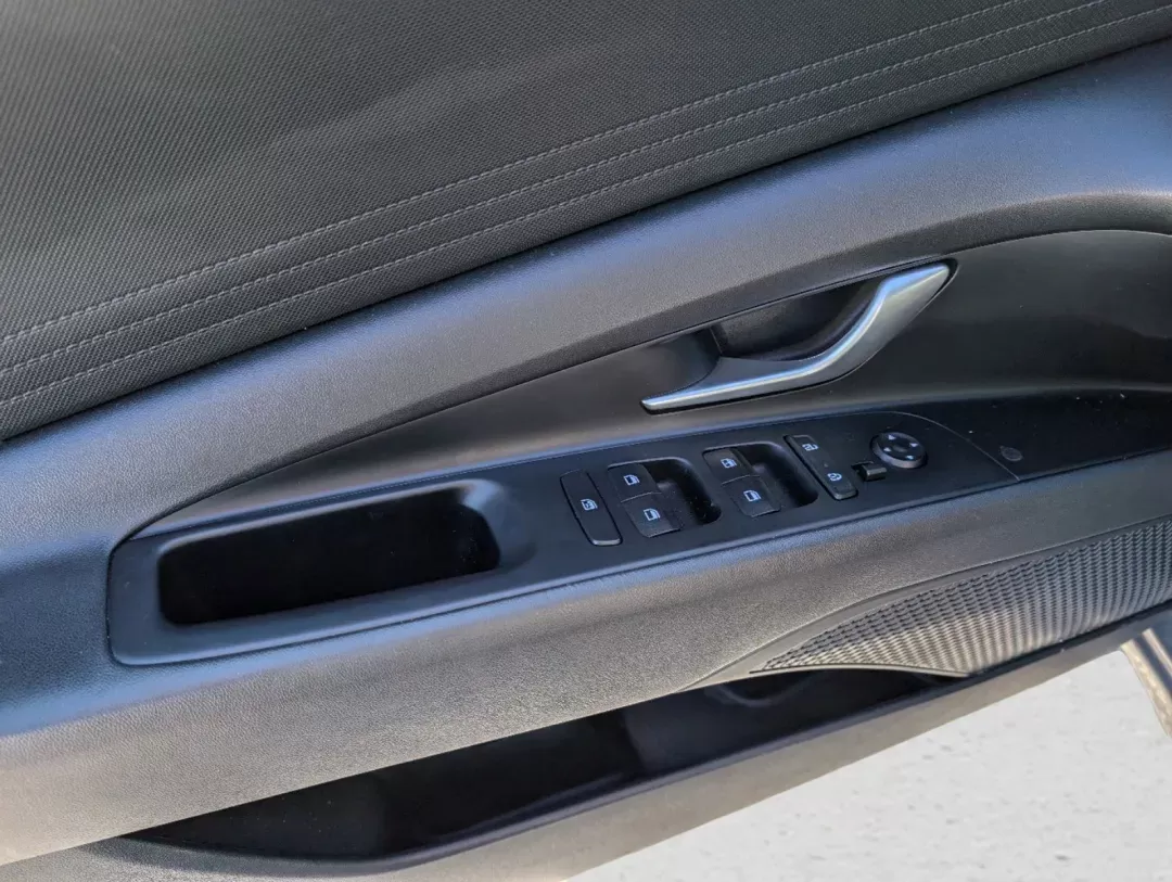 2023 /Black Hyundai Elantra SE (KMHLL4AGXPU) with an Regular Unleaded I-4 2.0 L/122 engine, 1-Speed CVT w/OD transmission, located at 5115 14th Ave., Columbus, GA, 31904, (706) 323-0345, 32.511494, -84.971046 - 2023 Hyundai Elantra SE - Photo#15