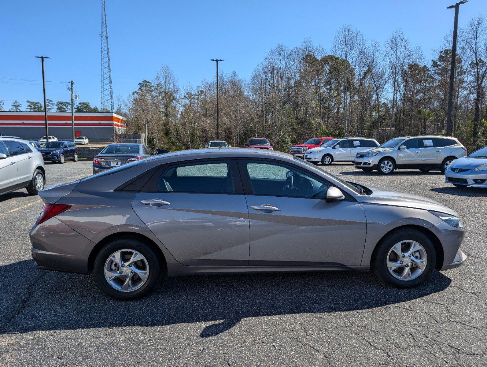 2023 /Black Hyundai Elantra SE (KMHLL4AGXPU) with an Regular Unleaded I-4 2.0 L/122 engine, 1-Speed CVT w/OD transmission, located at 5115 14th Ave., Columbus, GA, 31904, (706) 323-0345, 32.511494, -84.971046 - 2023 Hyundai Elantra SE - Photo#3