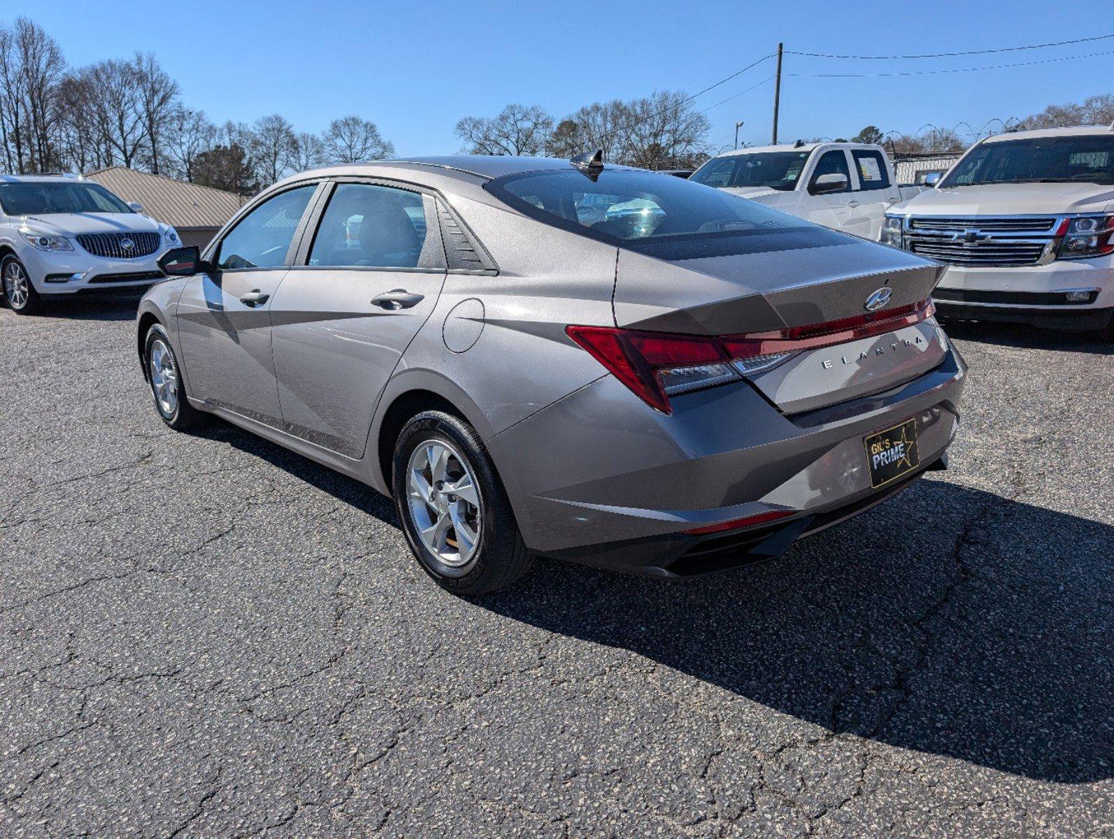 2023 /Black Hyundai Elantra SE (KMHLL4AGXPU) with an Regular Unleaded I-4 2.0 L/122 engine, 1-Speed CVT w/OD transmission, located at 5115 14th Ave., Columbus, GA, 31904, (706) 323-0345, 32.511494, -84.971046 - 2023 Hyundai Elantra SE - Photo#6