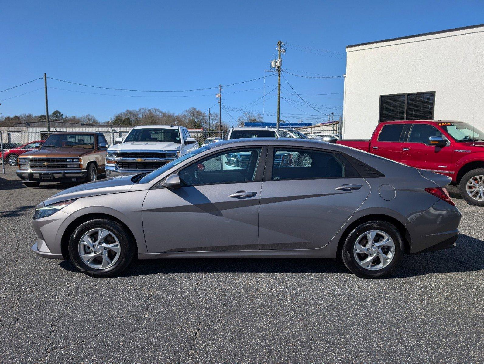 2023 /Black Hyundai Elantra SE (KMHLL4AGXPU) with an Regular Unleaded I-4 2.0 L/122 engine, 1-Speed CVT w/OD transmission, located at 5115 14th Ave., Columbus, GA, 31904, (706) 323-0345, 32.511494, -84.971046 - 2023 Hyundai Elantra SE - Photo#7