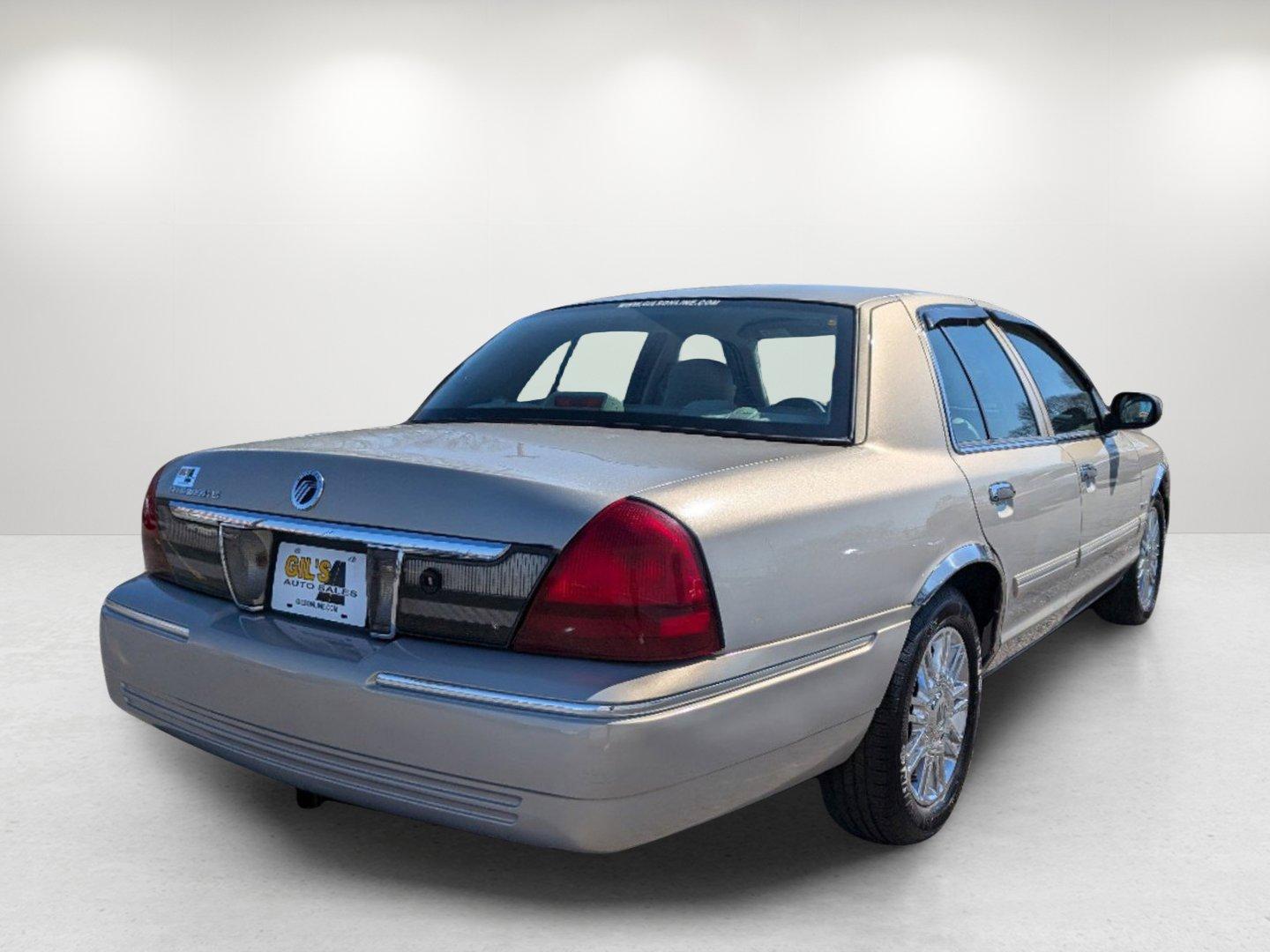 2010 Mercury Grand Marquis LS (2MEBM7FV0AX) with an Gas/Ethanol V8 4.6L/281 engine, 4-Speed Automatic w/OD transmission, located at 3959 U.S. 80 W, Phenix City, AL, 36870, (334) 297-4885, 32.469296, -85.135185 - 2010 Mercury Grand Marquis LS - Photo#4