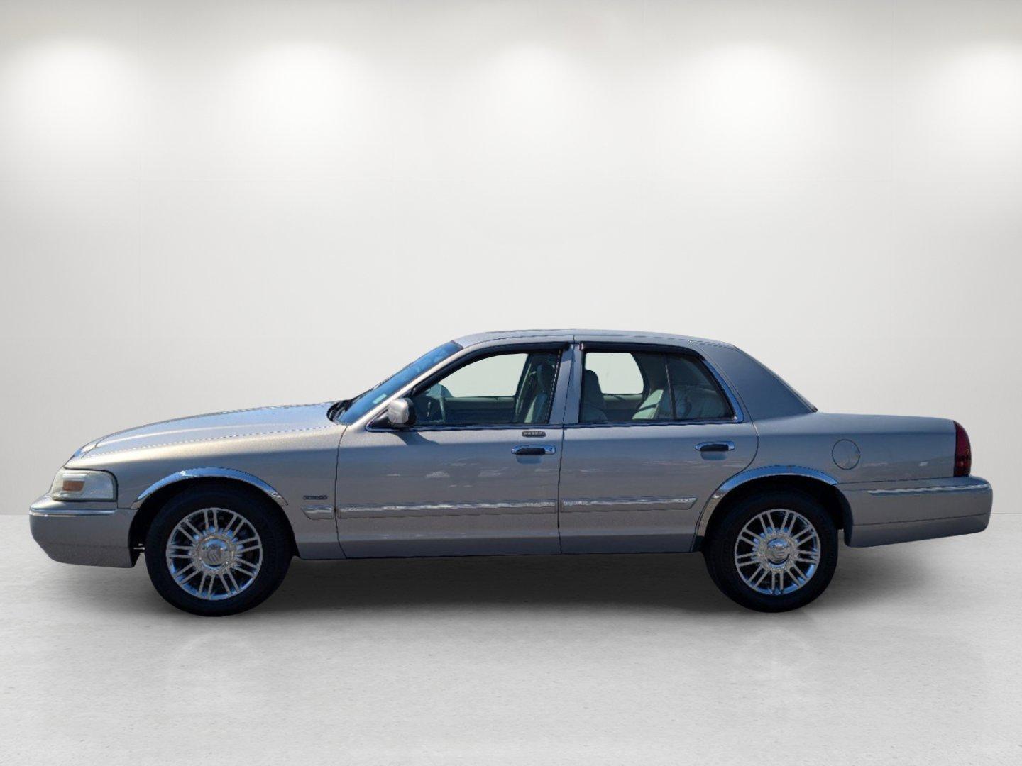 2010 Mercury Grand Marquis LS (2MEBM7FV0AX) with an Gas/Ethanol V8 4.6L/281 engine, 4-Speed Automatic w/OD transmission, located at 3959 U.S. 80 W, Phenix City, AL, 36870, (334) 297-4885, 32.469296, -85.135185 - 2010 Mercury Grand Marquis LS - Photo#7