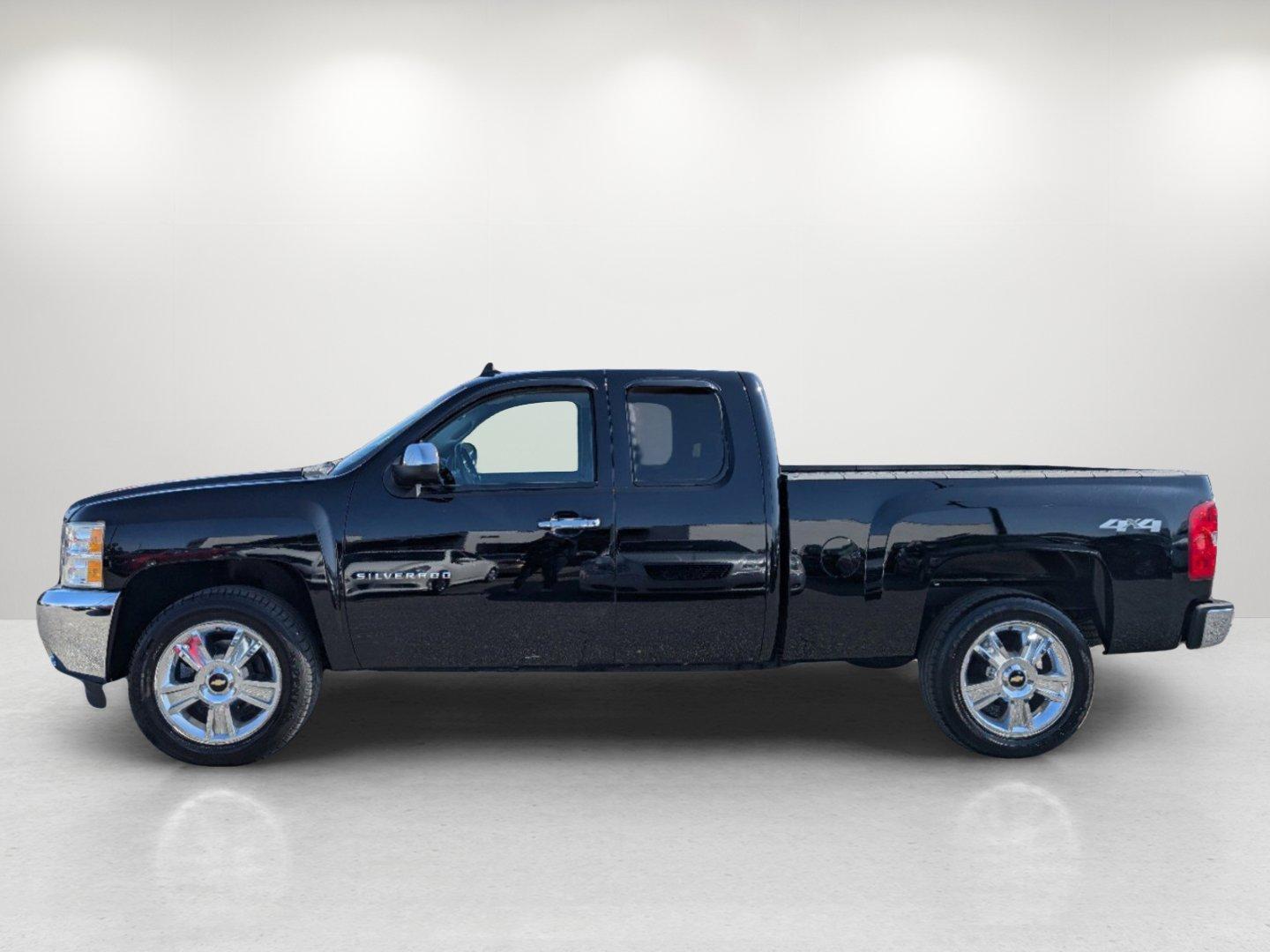 2013 /Ebony Chevrolet Silverado 1500 LT (1GCRKSE72DZ) with an Gas/Ethanol V8 5.3L/323 engine, 6-Speed Automatic transmission, located at 1430 Gateway Drive, Opelika, AL, 36801, (334) 239-0944, 32.637871, -85.409790 - 2013 Chevrolet Silverado 1500 LT - Photo#7