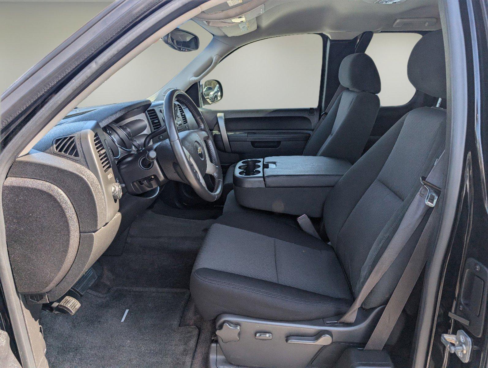 2013 /Ebony Chevrolet Silverado 1500 LT (1GCRKSE72DZ) with an Gas/Ethanol V8 5.3L/323 engine, 6-Speed Automatic transmission, located at 1430 Gateway Drive, Opelika, AL, 36801, (334) 239-0944, 32.637871, -85.409790 - 2013 Chevrolet Silverado 1500 LT - Photo#9