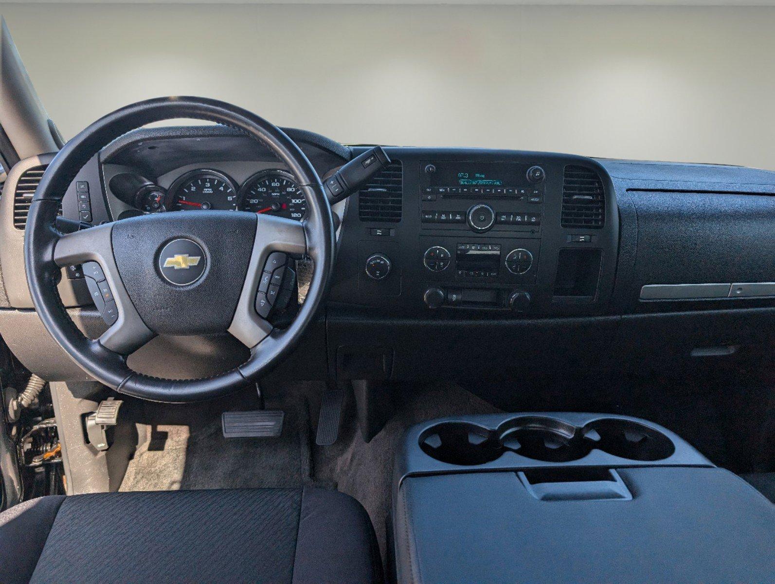 2013 /Ebony Chevrolet Silverado 1500 LT (1GCRKSE72DZ) with an Gas/Ethanol V8 5.3L/323 engine, 6-Speed Automatic transmission, located at 1430 Gateway Drive, Opelika, AL, 36801, (334) 239-0944, 32.637871, -85.409790 - 2013 Chevrolet Silverado 1500 LT - Photo#12