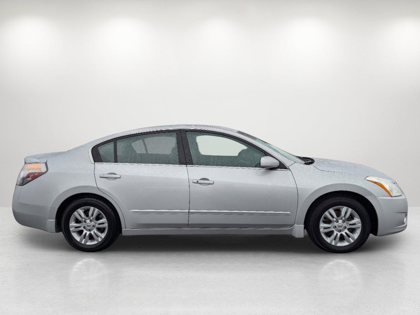 2012 /Charcoal Nissan Altima 2.5 S (1N4AL2AP1CN) with an Gas I4 2.5L/ engine, 1-Speed Continuously Variable Ratio transmission, located at 521 Old Farm Lane Rd, Prattville, AL, 36066, (334) 325-1505, 32.482460, -86.416367 - 2012 Nissan Altima 2.5 S - Photo#3