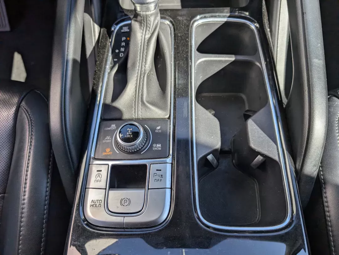 2022 /Black Kia Telluride S (5XYP6DHC6NG) with an Regular Unleaded V-6 3.8 L/231 engine, 8-Speed Automatic w/OD transmission, located at 5115 14th Ave., Columbus, GA, 31904, (706) 323-0345, 32.511494, -84.971046 - 2022 Kia Telluride S - Photo#14