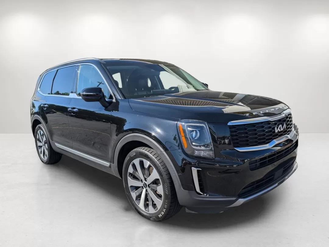 2022 /Black Kia Telluride S (5XYP6DHC6NG) with an Other engine, located at 7000 Northlake Connector, Columbus, GA, 31904, (706) 987-8085, 32.524975, -84.978134 - **Discover Family Adventures with the 2022 Kia Telluride at Gils Auto - Columbus!**<br /> <br /> Are you ready to take your family adventures to the next level? The 2022 Kia Telluride brings comfort, style, and top-notch technology, making it the perfect family SUV for your journeys around Columbus, - Photo#2