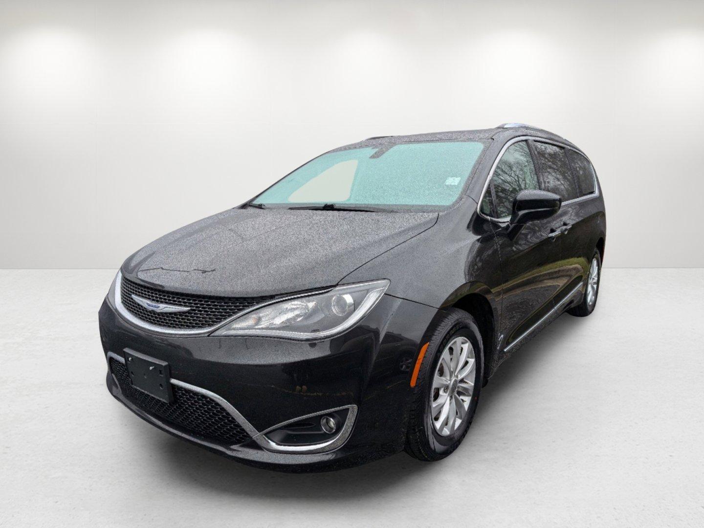 2019 /Black/Alloy Chrysler Pacifica Touring L (2C4RC1BG7KR) with an Regular Unleaded V-6 3.6 L/220 engine, 9-Speed Automatic w/OD transmission, located at 7000 Northlake Connector, Columbus, GA, 31904, (706) 987-8085, 32.524975, -84.978134 - 2019 Chrysler Pacifica Touring L - Photo#0