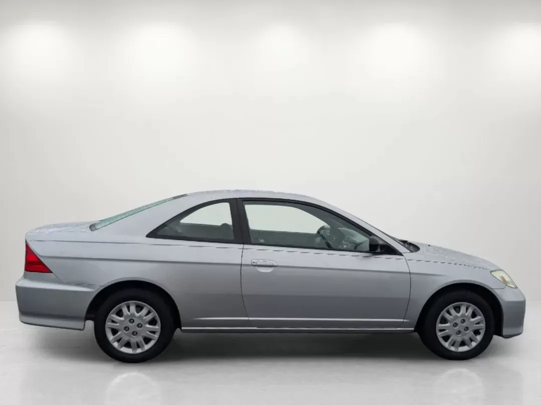 2005 Honda Civic Cpe LX (1HGEM22595L) with an Gas I4 1.7L/102 engine, 4-Speed Automatic transmission, located at 7000 Northlake Connector, Columbus, GA, 31904, (706) 987-8085, 32.524975, -84.978134 - 2005 Honda Civic Cpe LX - Photo#3