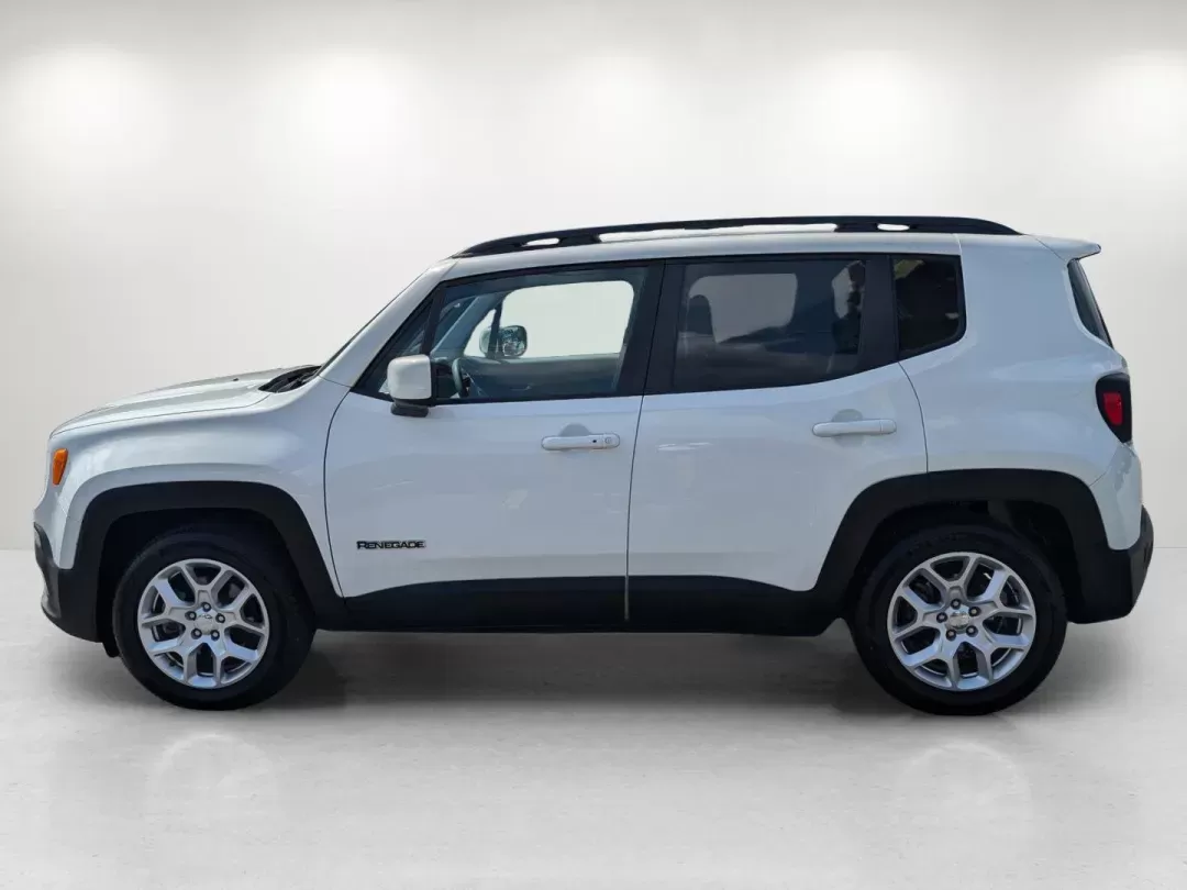 2018 /Black Jeep Renegade Latitude (ZACCJABB9JP) with an Regular Unleaded I-4 2.4 L/144 engine, 9-Speed Automatic w/OD transmission, located at 7000 Northlake Connector, Columbus, GA, 31904, (706) 987-8085, 32.524975, -84.978134 - 2018 Jeep Renegade Latitude - Photo#7