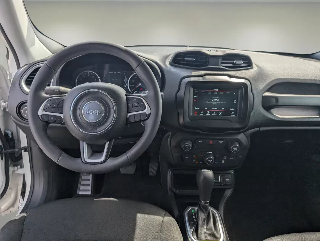 2018 /Black Jeep Renegade Latitude (ZACCJABB9JP) with an Regular Unleaded I-4 2.4 L/144 engine, 9-Speed Automatic w/OD transmission, located at 7000 Northlake Connector, Columbus, GA, 31904, (706) 987-8085, 32.524975, -84.978134 - 2018 Jeep Renegade Latitude - Photo#11