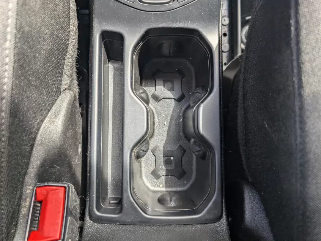2018 /Black Jeep Renegade Latitude (ZACCJABB9JP) with an Regular Unleaded I-4 2.4 L/144 engine, 9-Speed Automatic w/OD transmission, located at 7000 Northlake Connector, Columbus, GA, 31904, (706) 987-8085, 32.524975, -84.978134 - 2018 Jeep Renegade Latitude - Photo#12