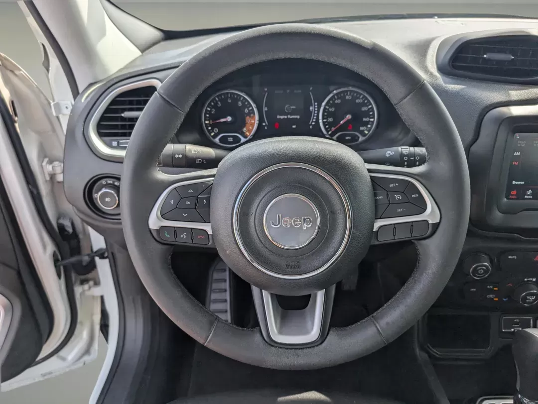 2018 /Black Jeep Renegade Latitude (ZACCJABB9JP) with an Regular Unleaded I-4 2.4 L/144 engine, 9-Speed Automatic w/OD transmission, located at 7000 Northlake Connector, Columbus, GA, 31904, (706) 987-8085, 32.524975, -84.978134 - 2018 Jeep Renegade Latitude - Photo#15